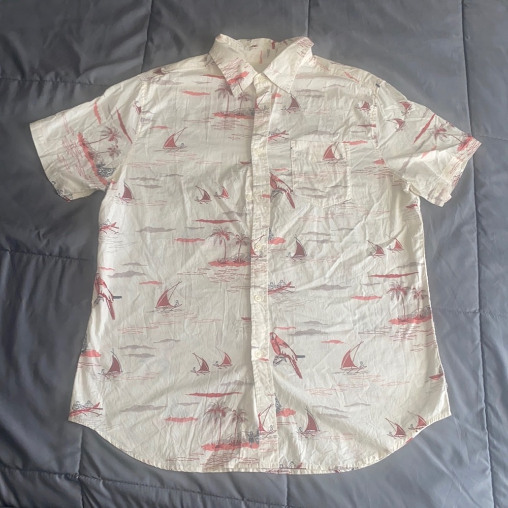 Mossimo Hawaiian Print Button Up